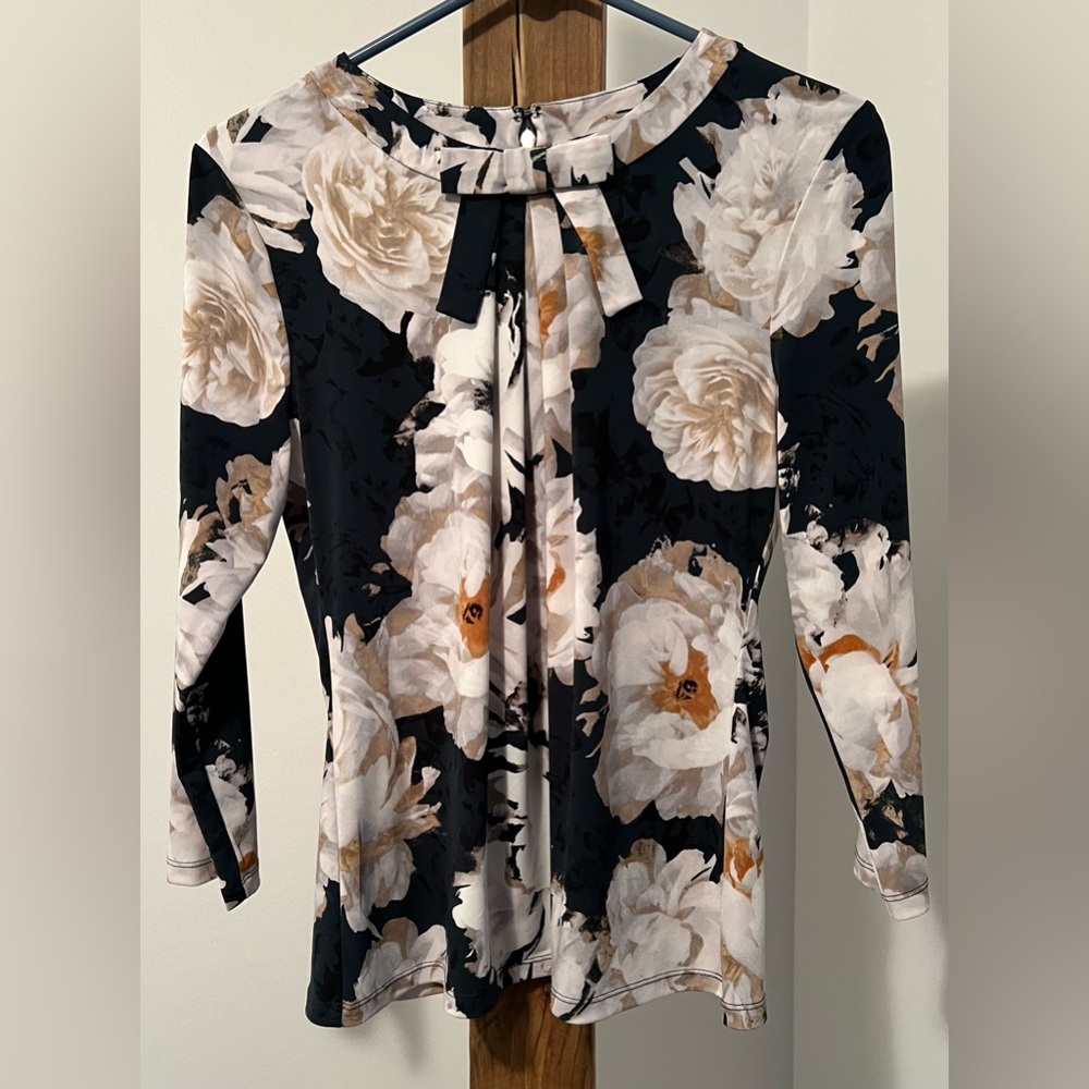 Karl Lagerfeld top‎